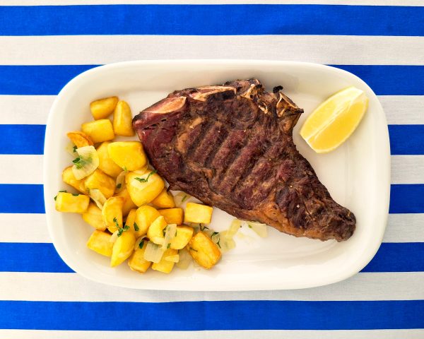 Costeleta de vitela grelhada com batata souté